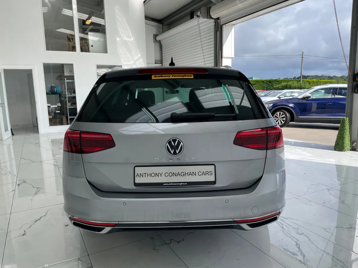 2024 Volkswagen Passat - Image 5