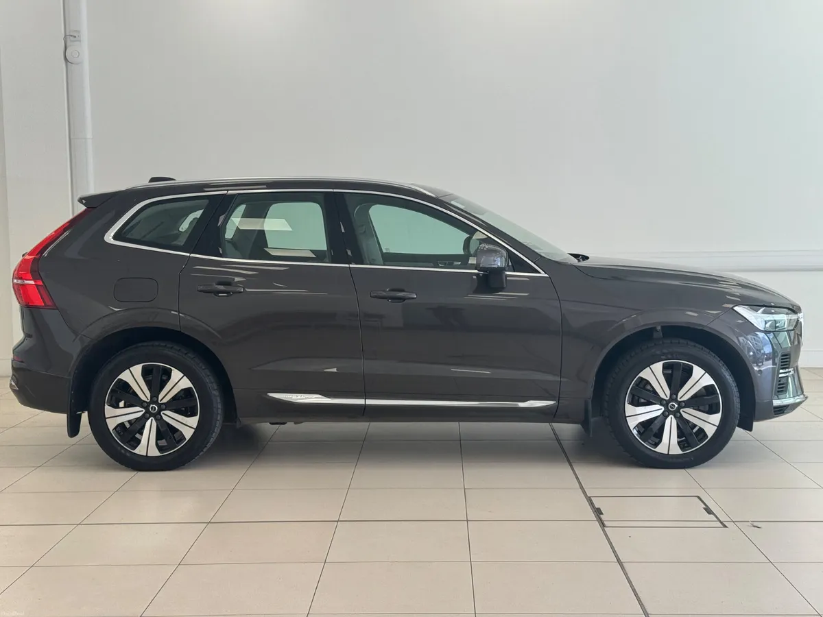 Volvo XC60 2023 - Image 4