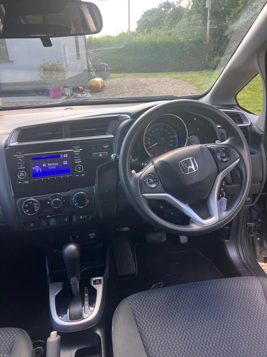 Honda Jazz 2018 Automatic - Image 6