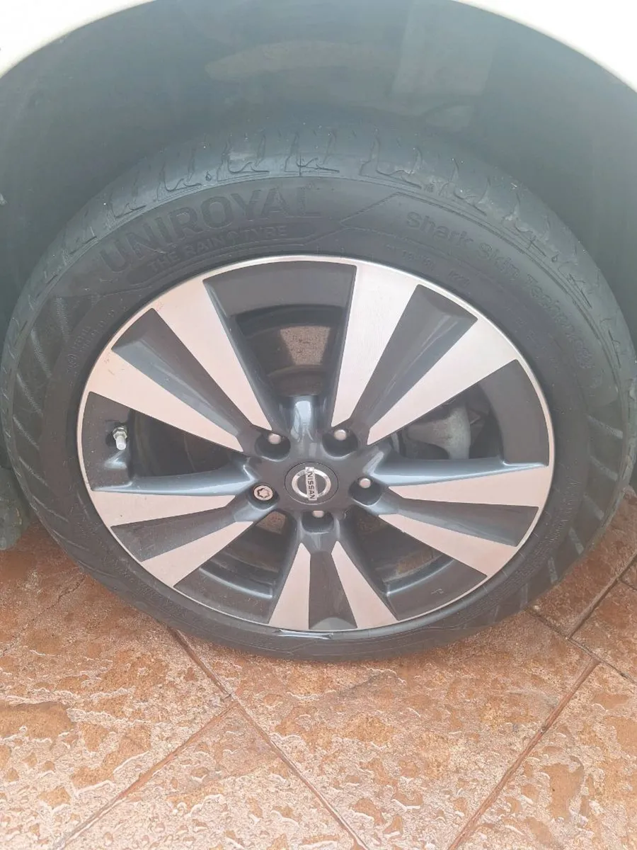 Nissan Leaf - Image 2