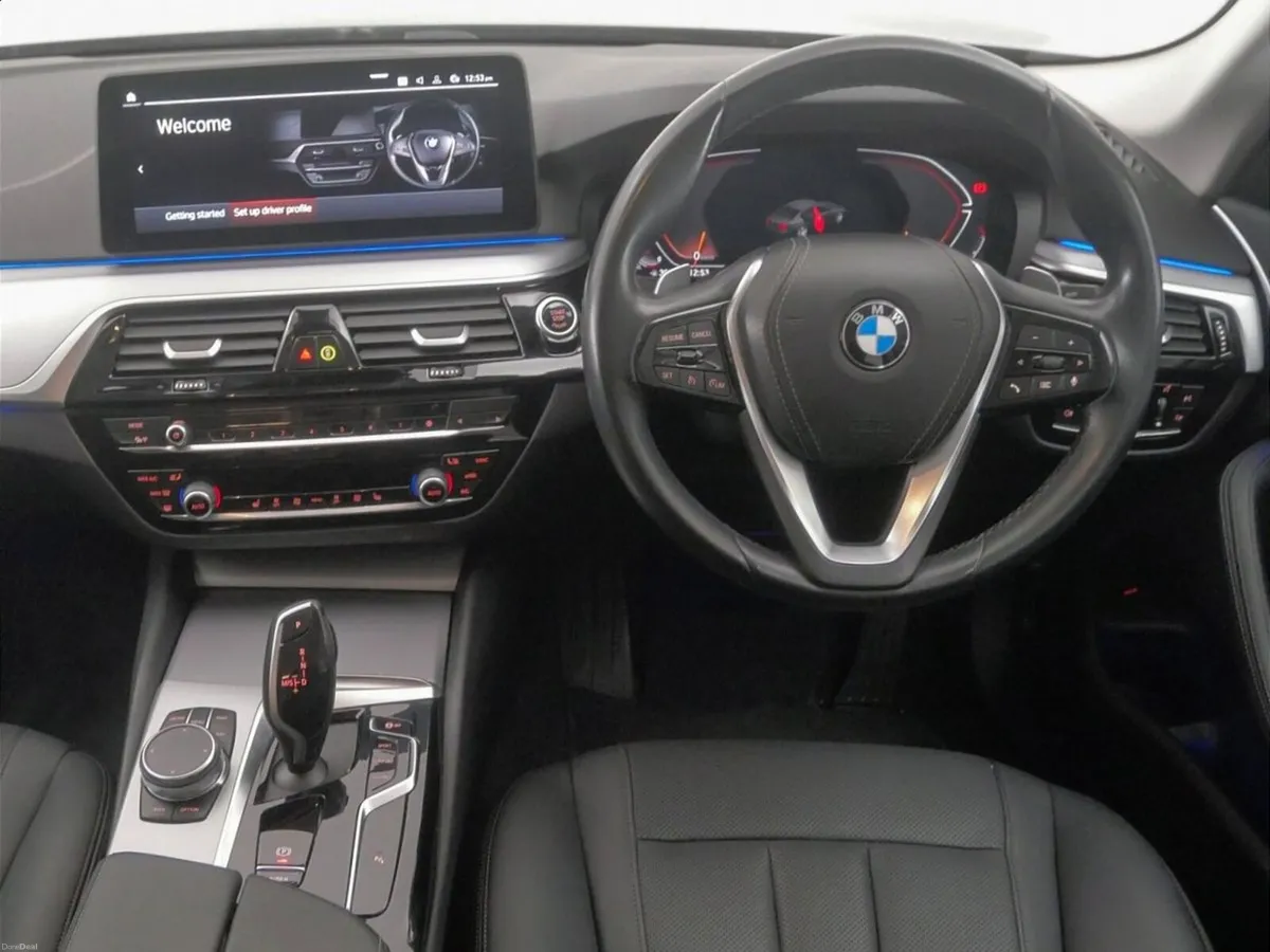 BMW 5-Series 520d SE Saloon - Image 5