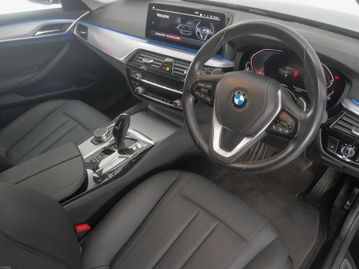 BMW 5-Series 520d SE Saloon - Image 6