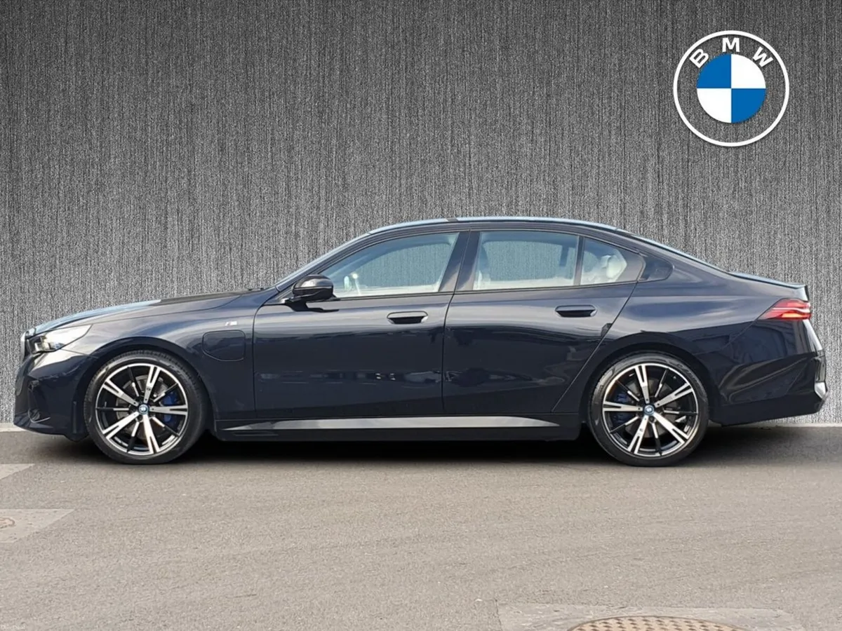 BMW 5-Series 530e M Sport Saloon - Image 3