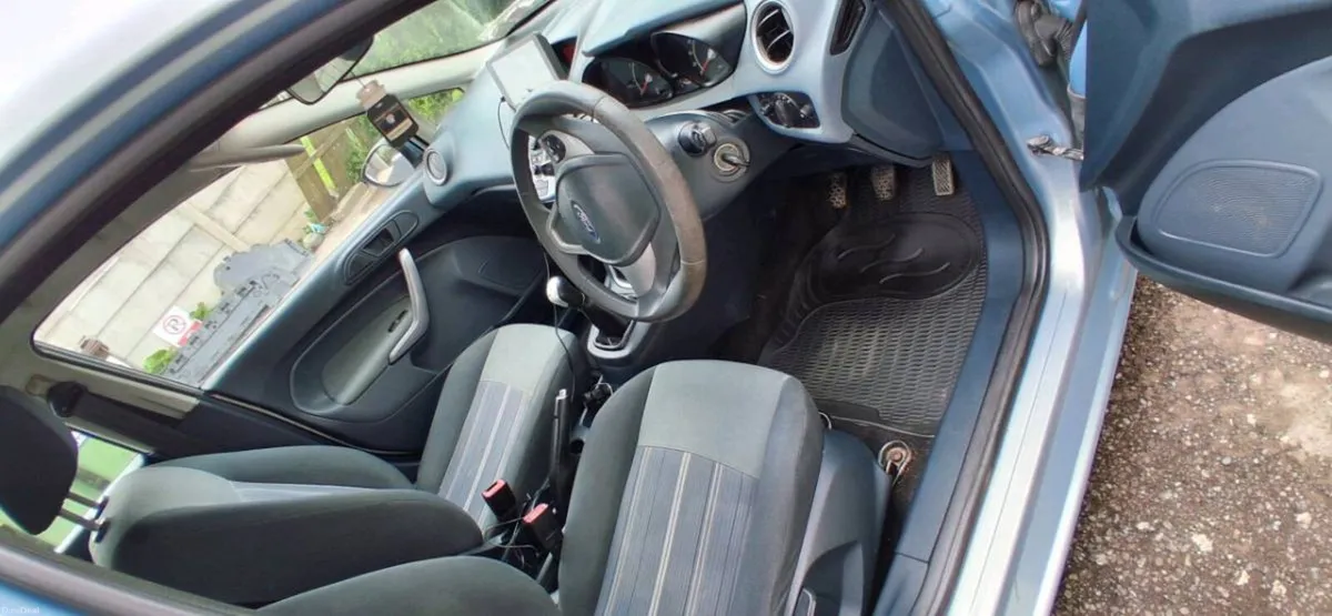 Ford Fiesta - Image 4