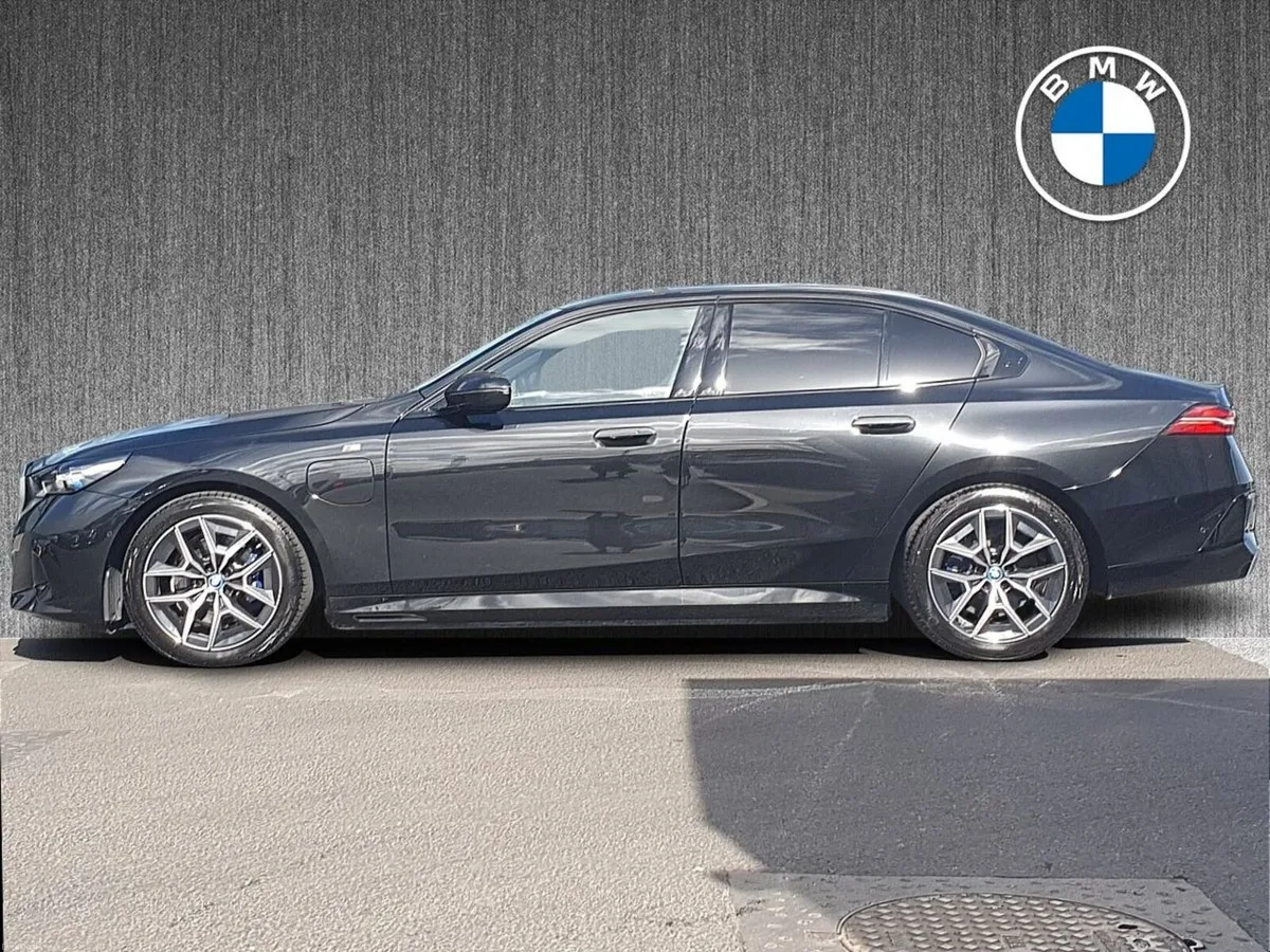 BMW 5-Series 530e M Sport Saloon - Image 3