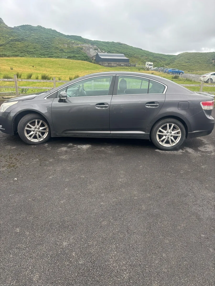 2011 Toyota Avensis - Image 2