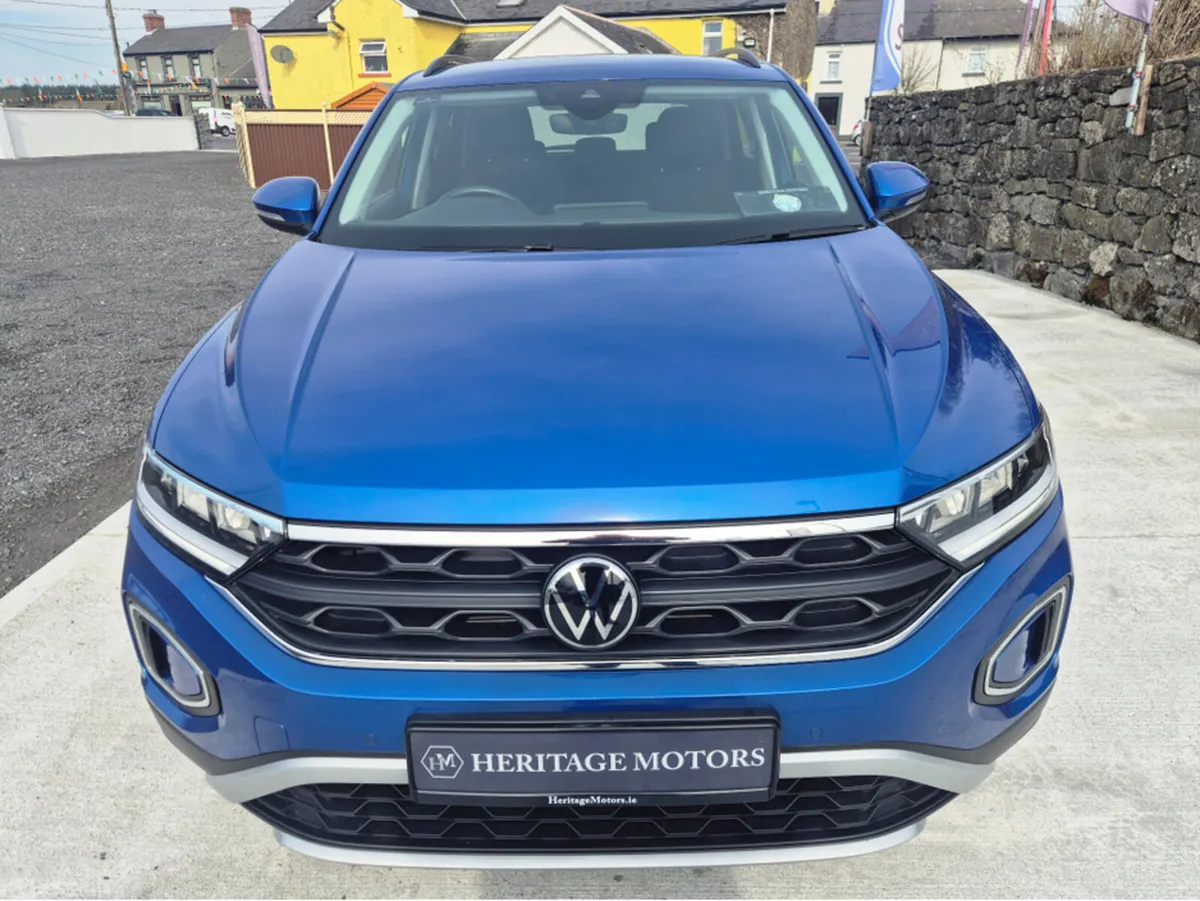 Volkswagen T-Roc LIFE 1.0 TSI MANUAL 6SPEED FWD 11 - Image 4