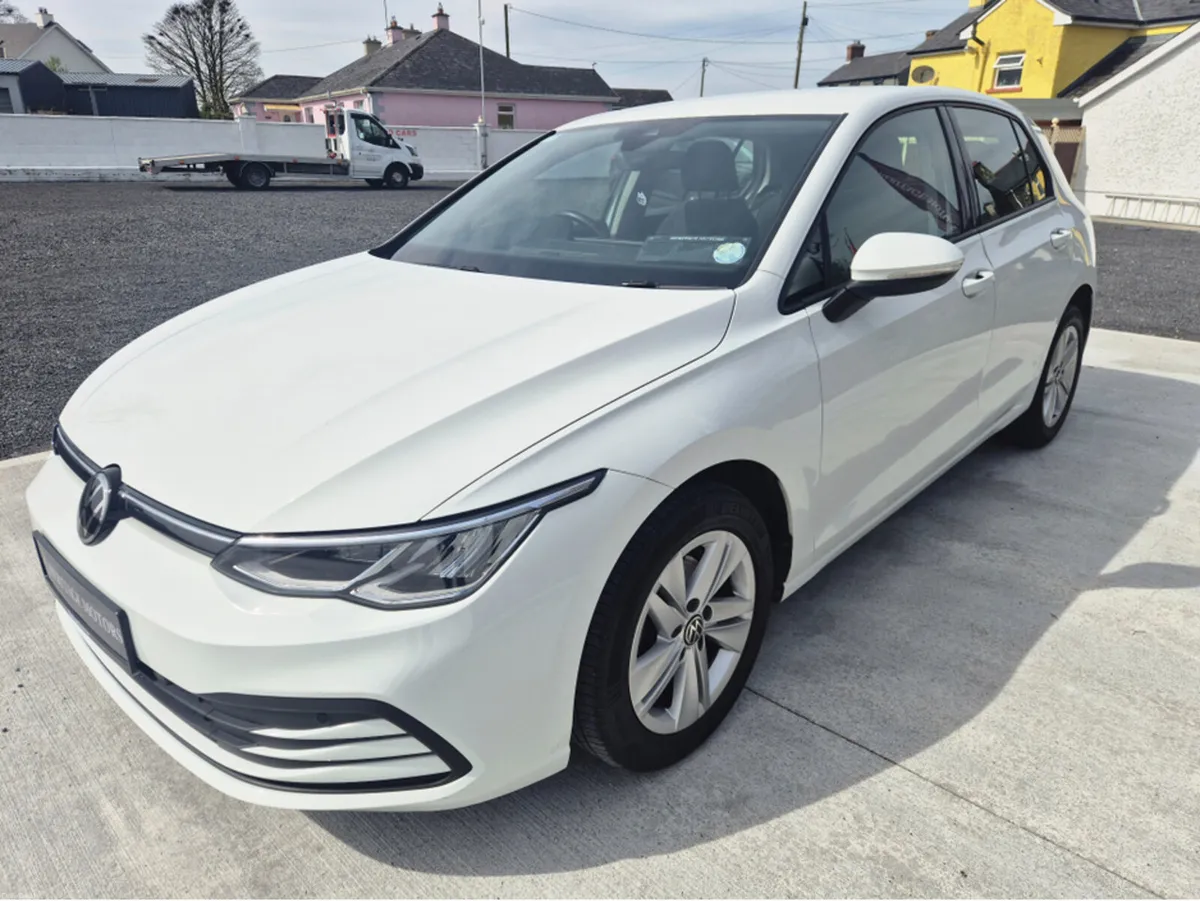 Volkswagen Golf LIFE 2.0 TDI 115HP 5DR - Image 5