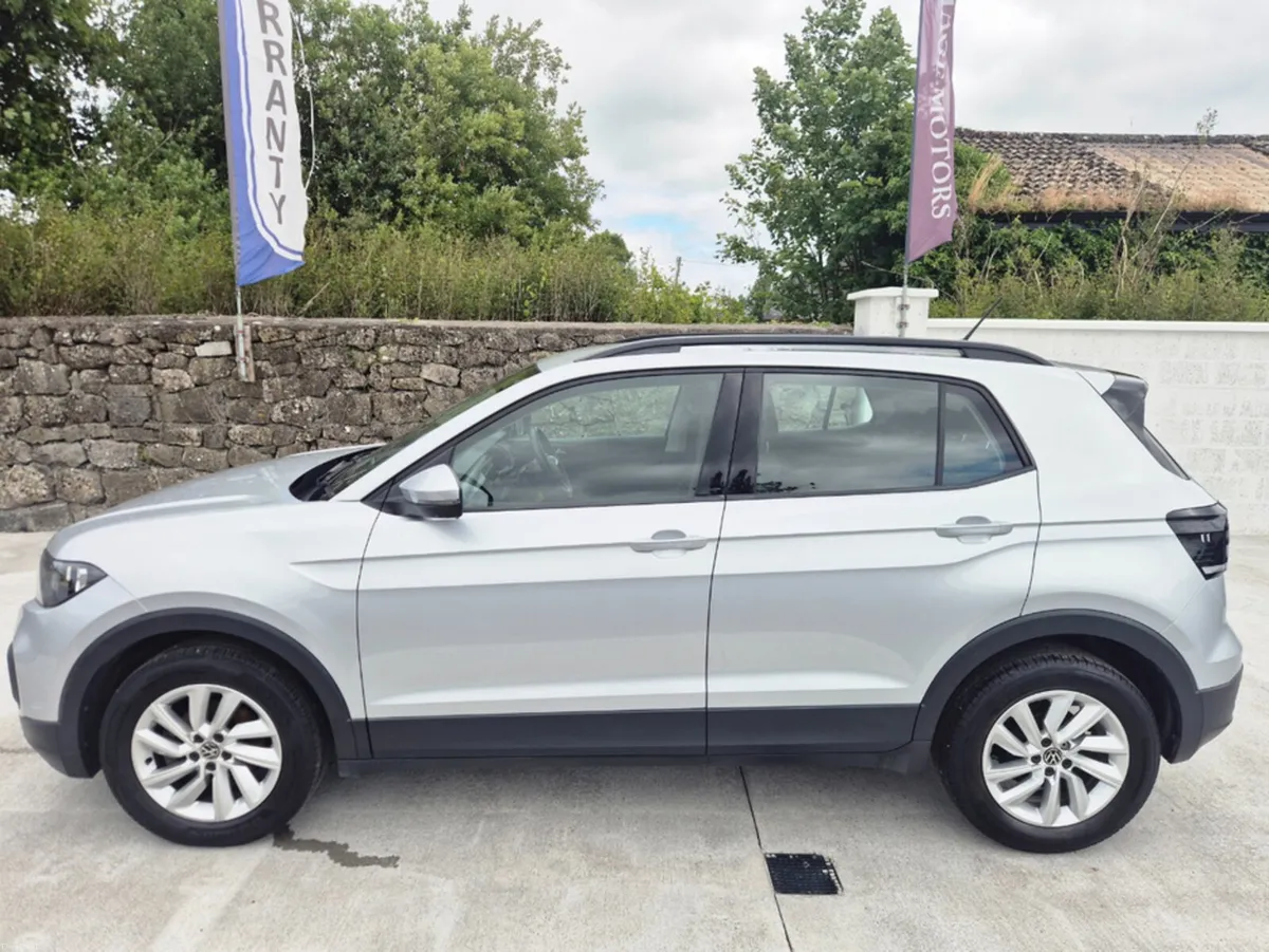 Volkswagen T-Cross LIFE 1.0 TSI MANUAL 5SPEED 95BH - Image 2