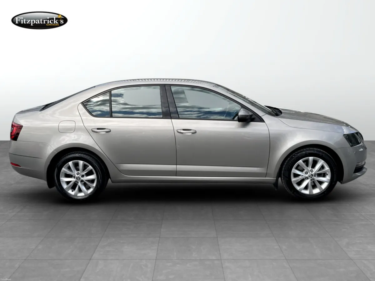 Skoda Octavia AMBITION -  2018 - Image 2