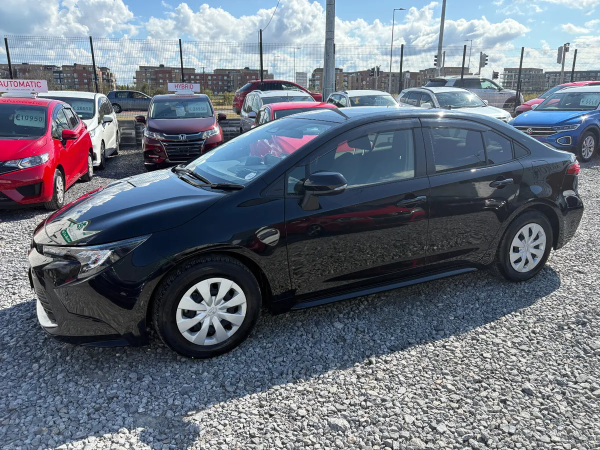 1.8 Petrol Hybrid Toyota Corolla Saloon *LOW KM* - Image 3