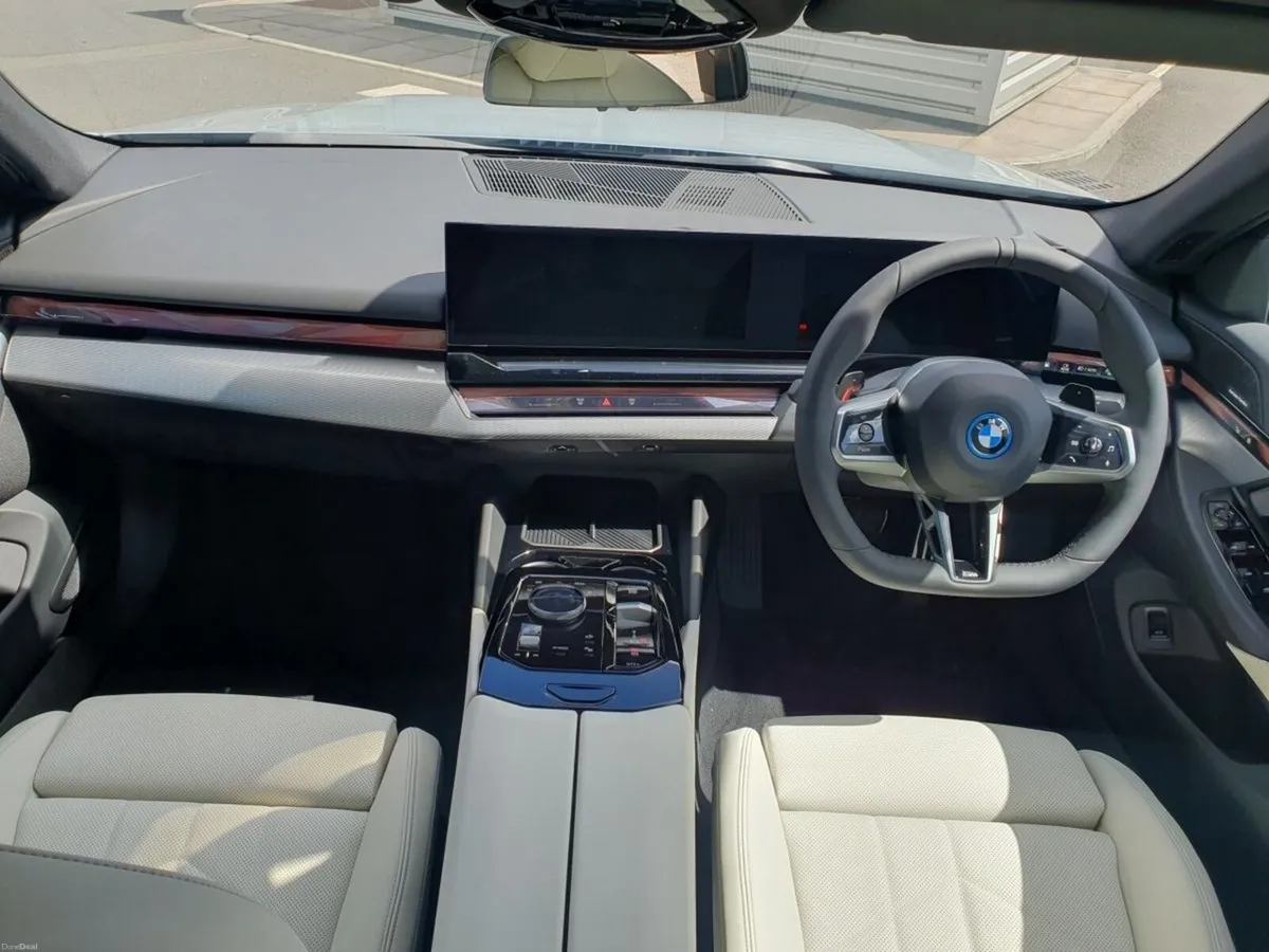 BMW 5-Series 530e M Sport Pro Saloon - Image 4