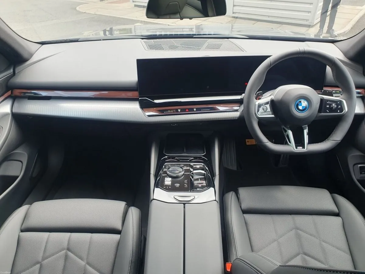 BMW 5-Series 530e M Sport Pro Saloon - Image 4