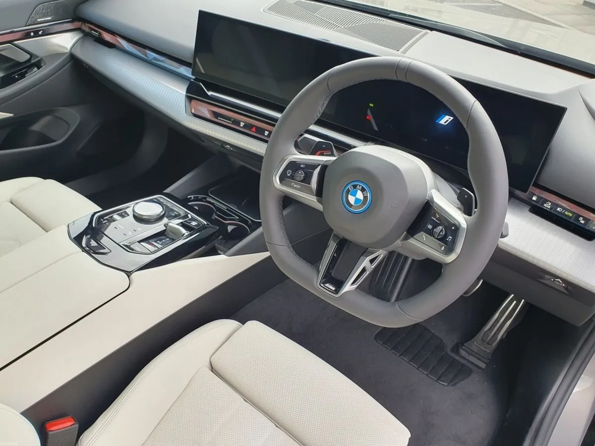 BMW 5-Series 530e M Sport Pro Saloon - Image 6