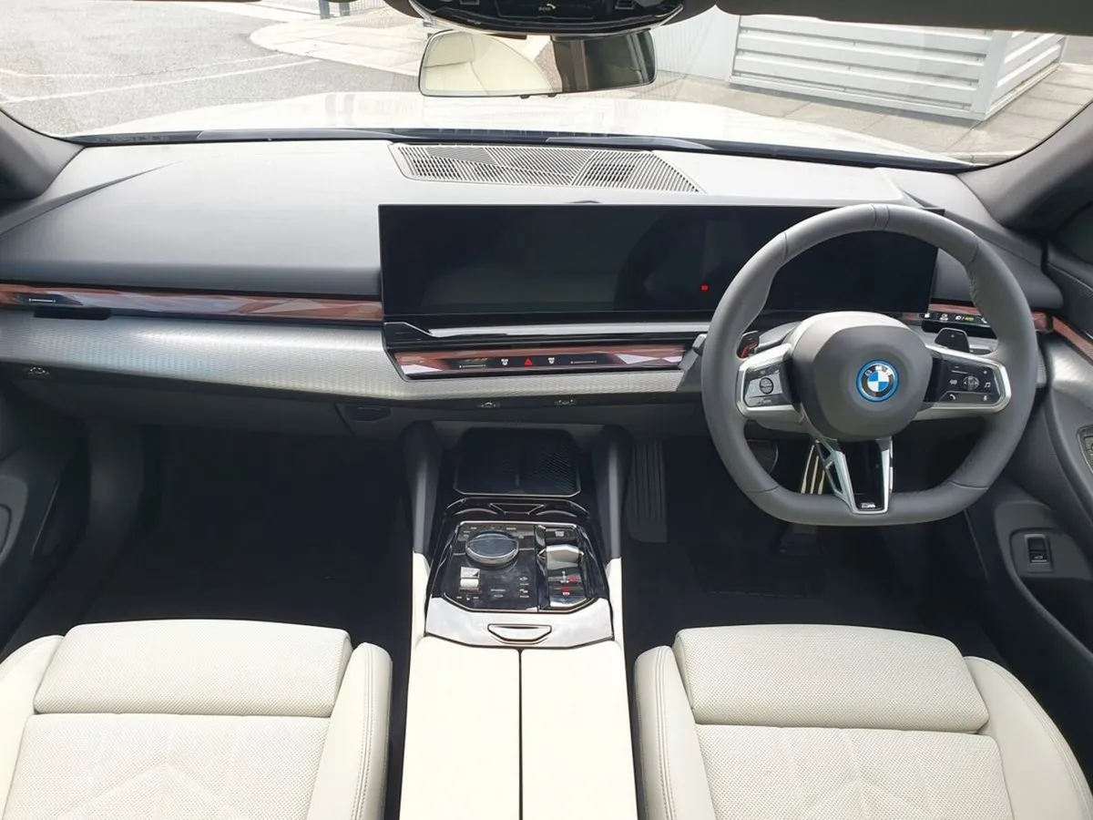 BMW 5-Series 530e M Sport Pro Saloon - Image 4