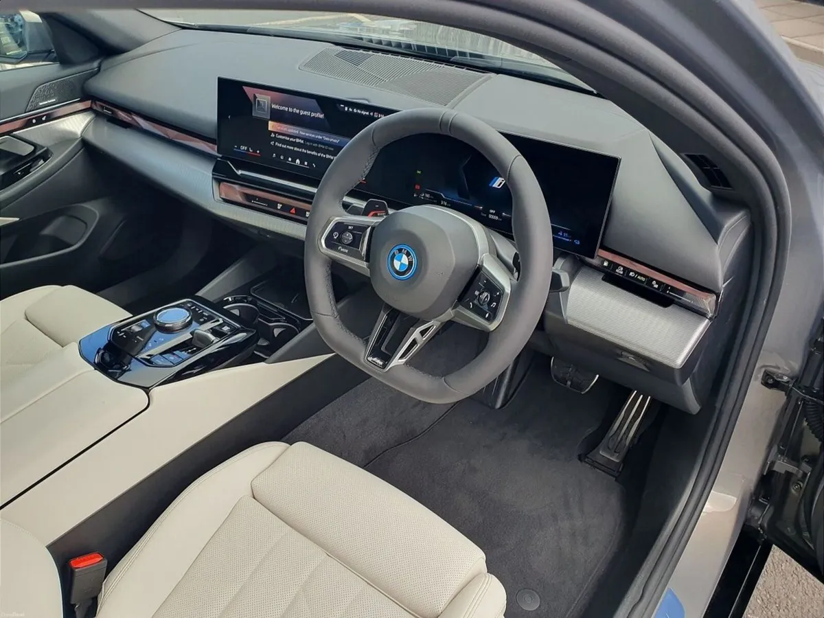 BMW 5-Series 530e M Sport Saloon - Image 6