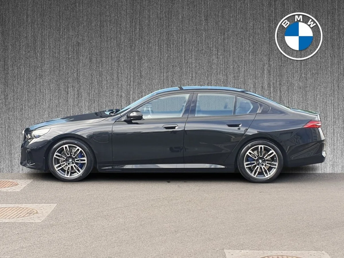 BMW 5-Series 530e M Sport Saloon - Image 3
