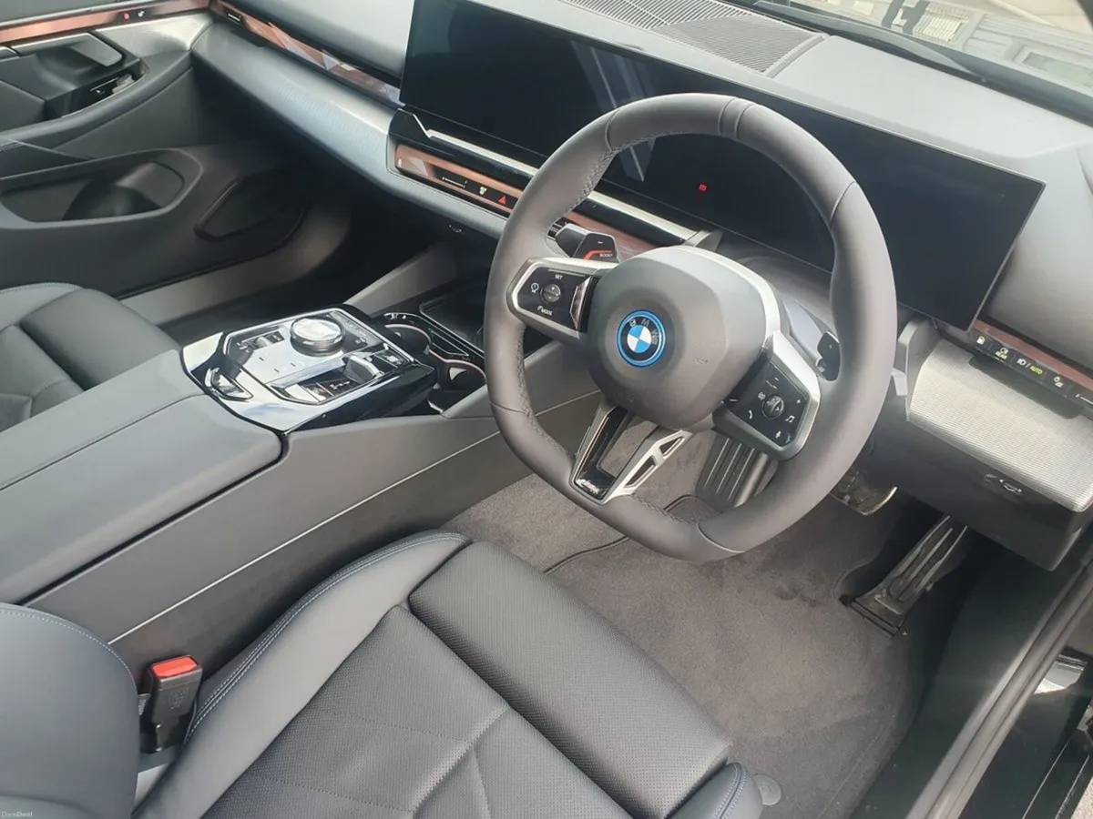 BMW 5-Series 530e M Sport Saloon - Image 6