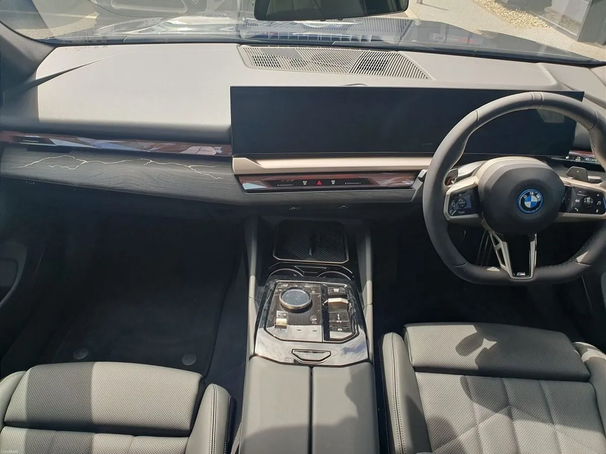 BMW 5-Series 530e M Sport Pro Saloon - Image 3