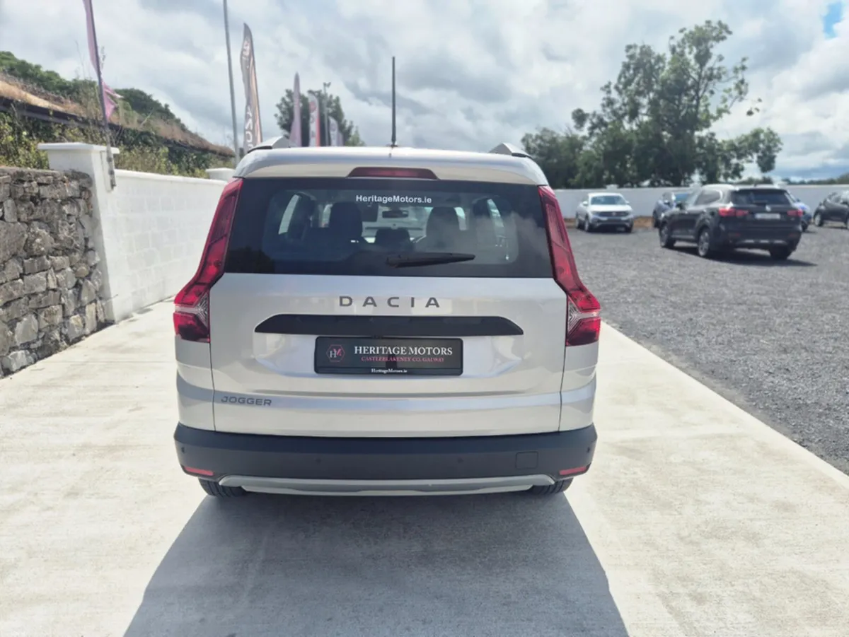 Dacia Jogger COMFORT TCE 110 5DR 7 SEATS - Image 4