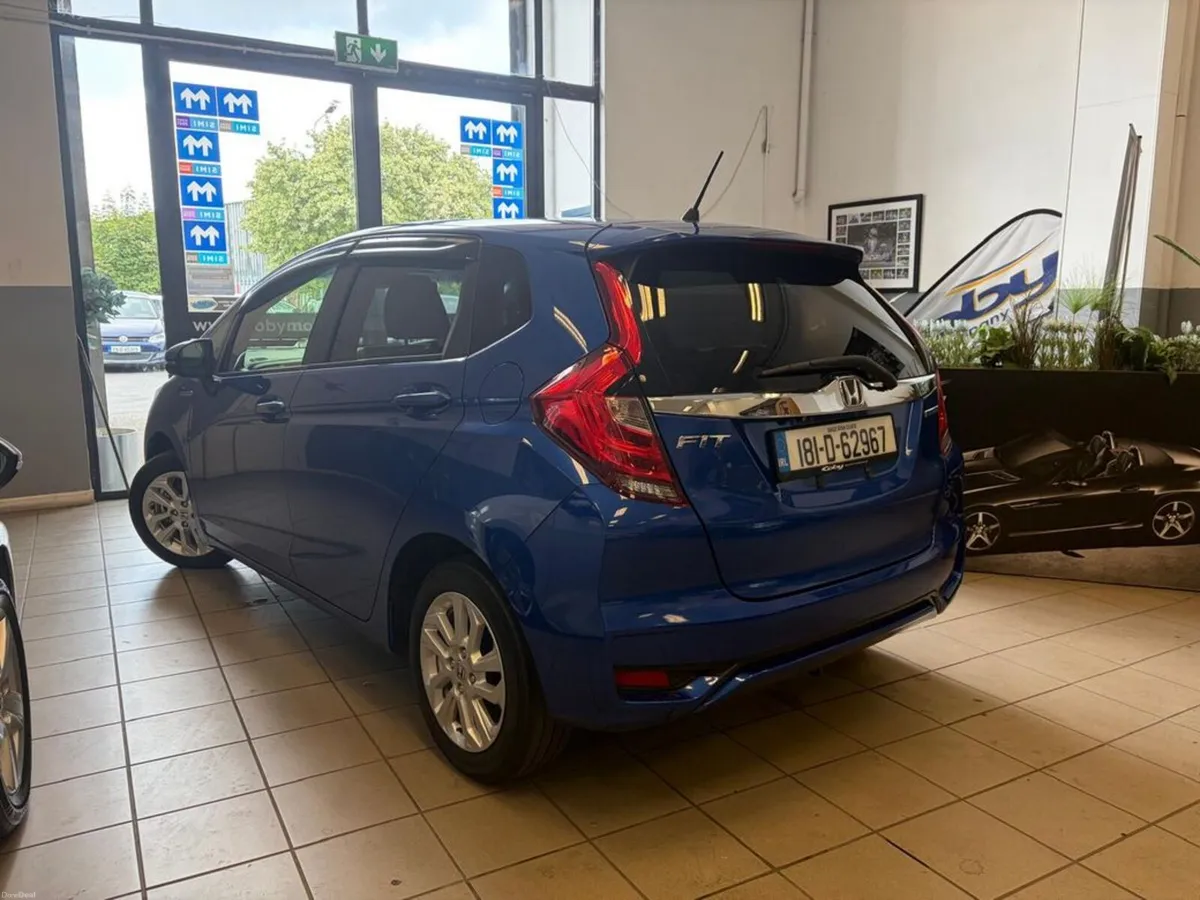 Honda Fit 1.5 Petrol HYBRID 5DR AUTO. Immaculate C - Image 3