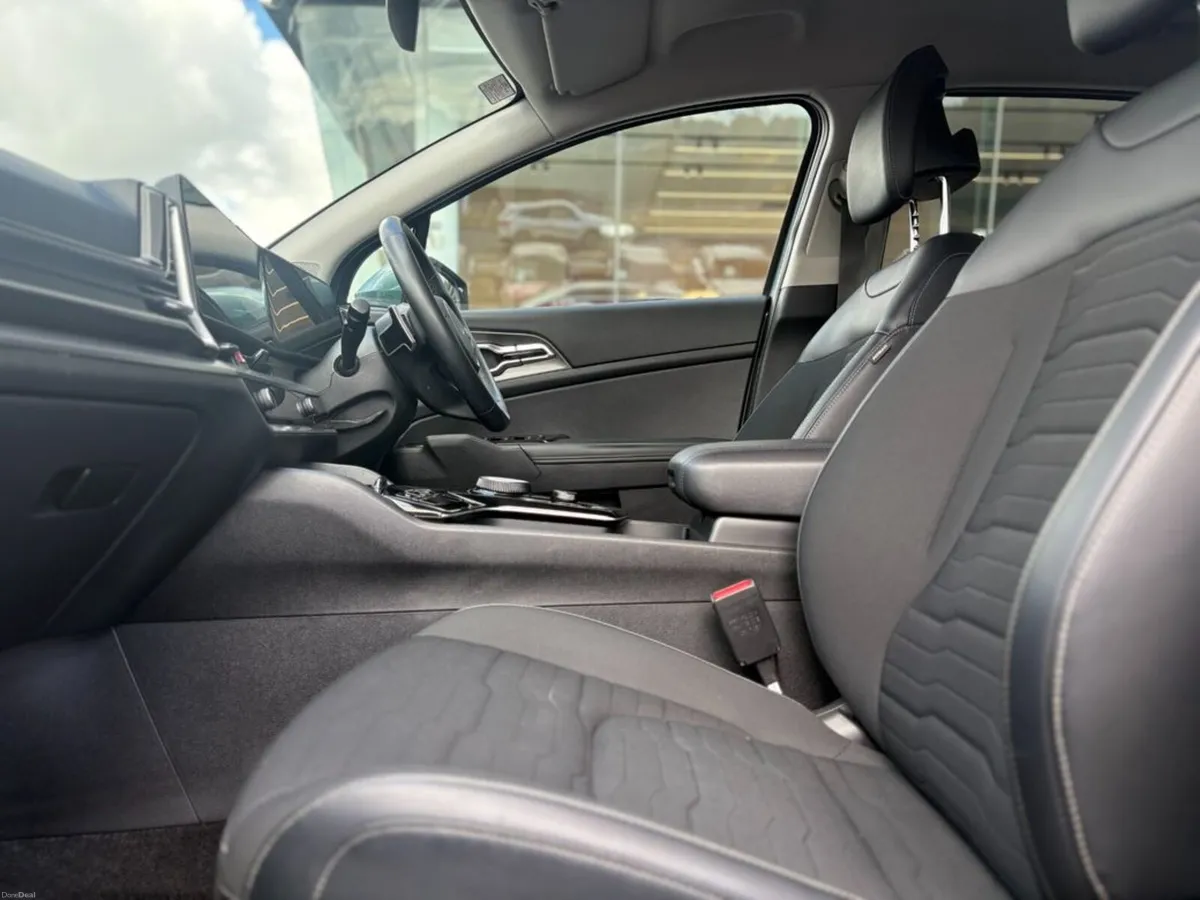 Kia Sportage 1.6 Plug in hybrid - Image 2