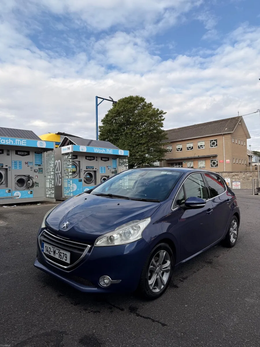 Peugeot 208 2014 - Image 2
