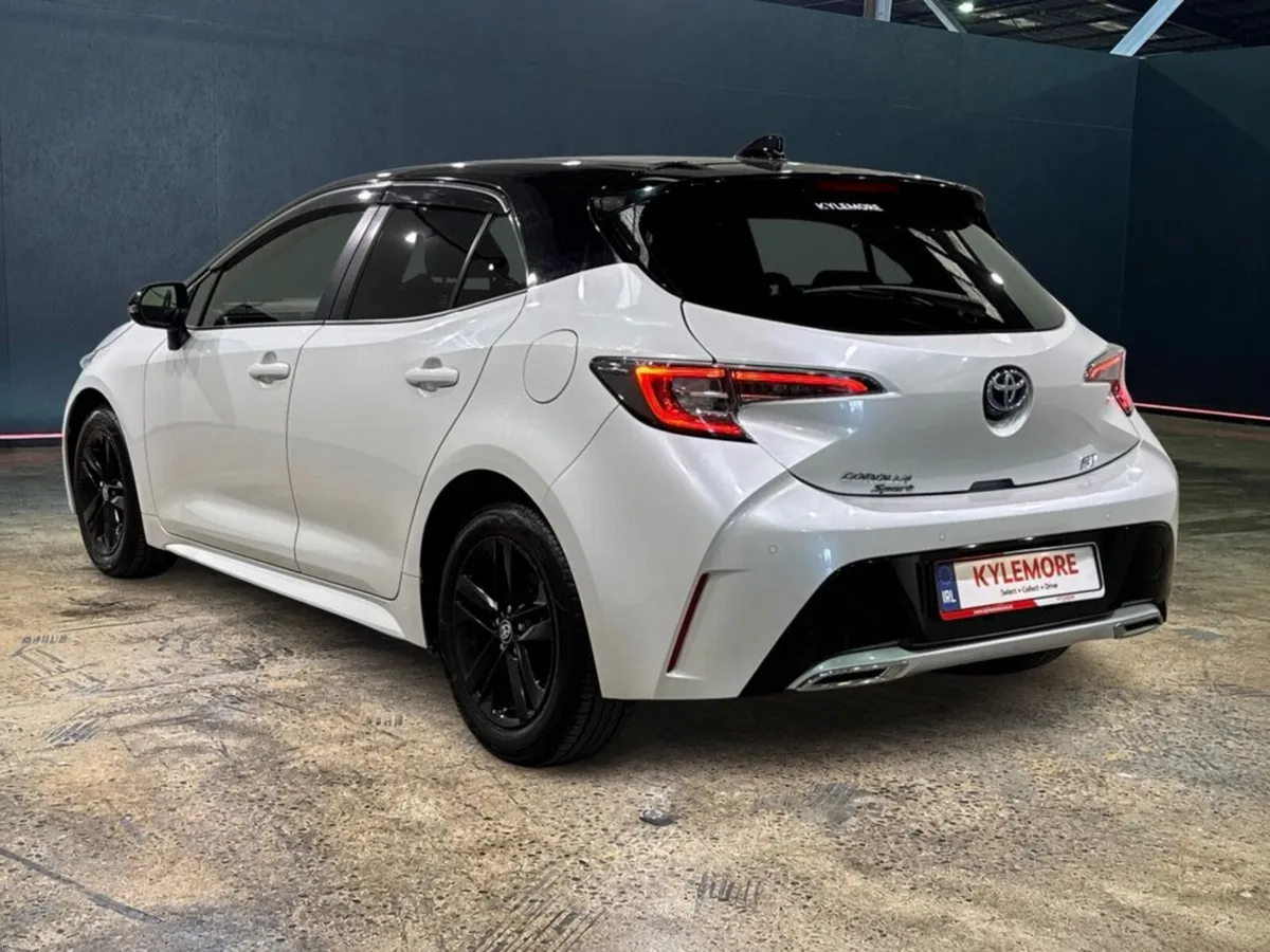 Toyota Corolla 1.8 HYBRID G STYLE PACKAGE - WHITE/ - Image 5