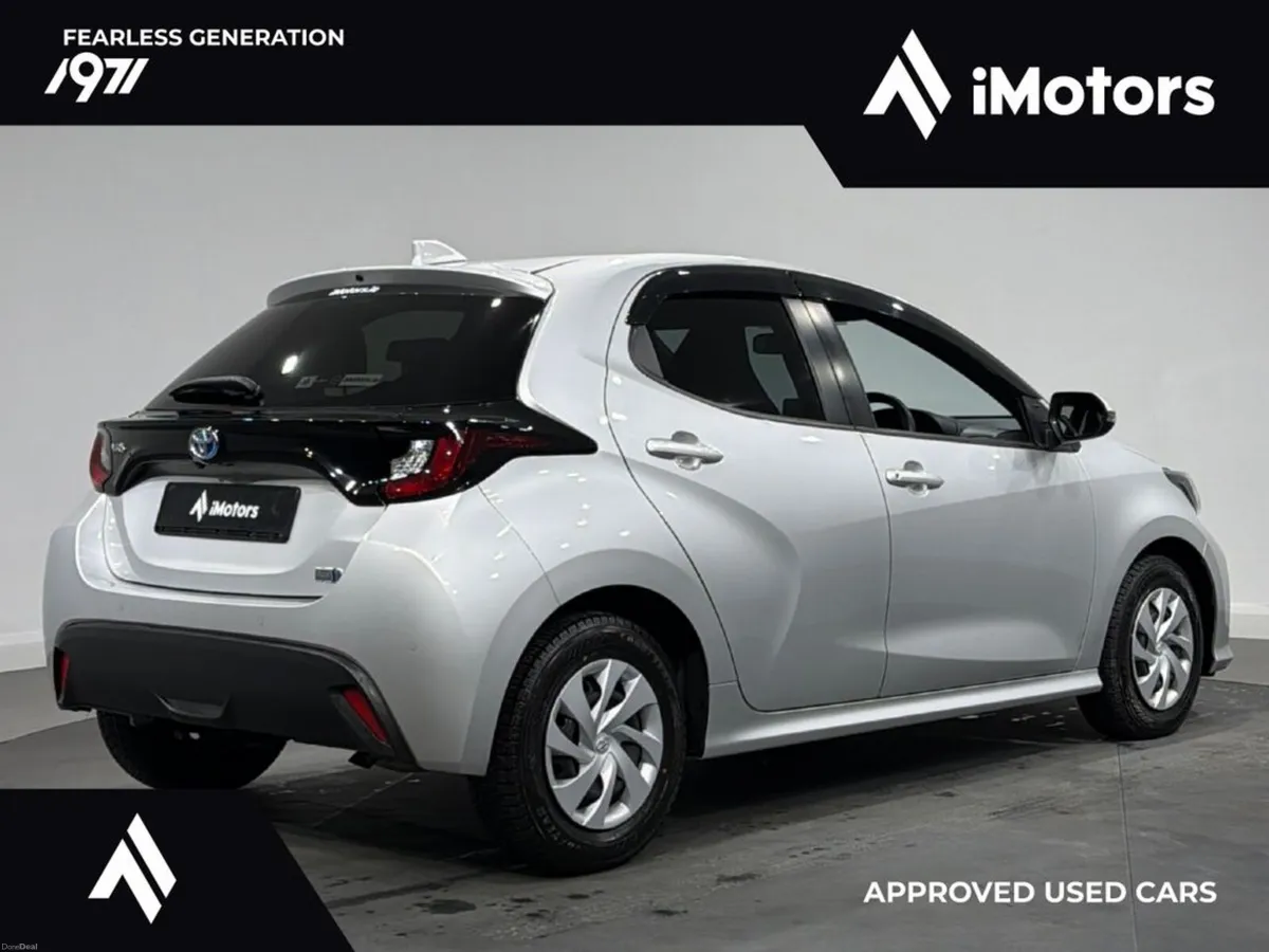 Toyota Yaris Hybrid - Image 3