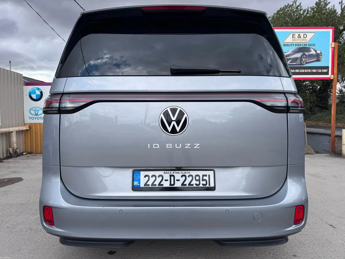 222 VW ID.BUZZ PRO 15 MAX 77KWH 204BHP SWB 5DR - Image 4