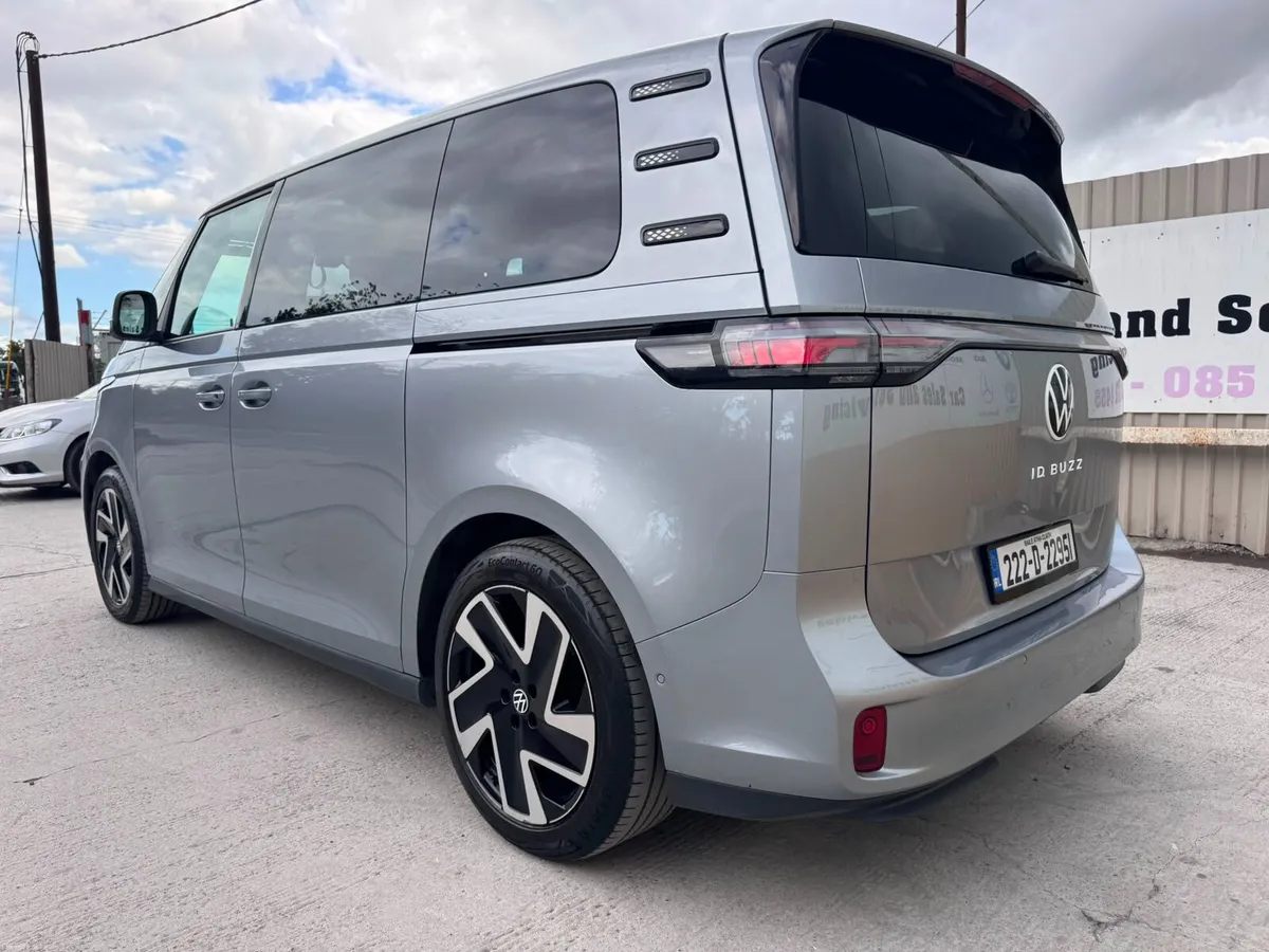 222 VW ID.BUZZ PRO 15 MAX 77KWH 204BHP SWB 5DR - Image 6