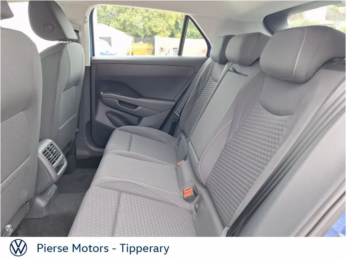 Volkswagen T-Roc LIFE 1.5TSI 116HP MHEV - Image 6