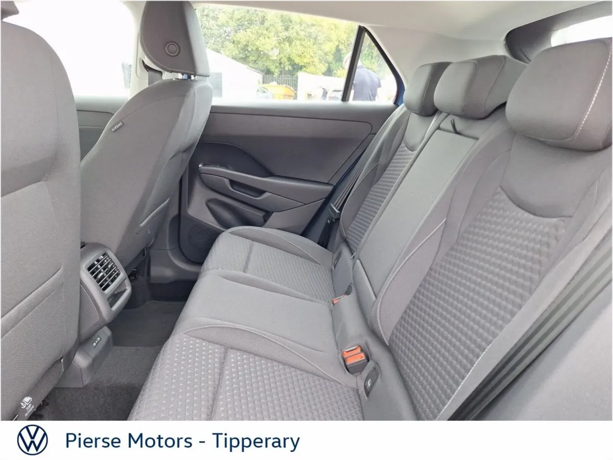 Volkswagen T-Roc LIFE 1.5TSI 116HP MHEV - Image 6