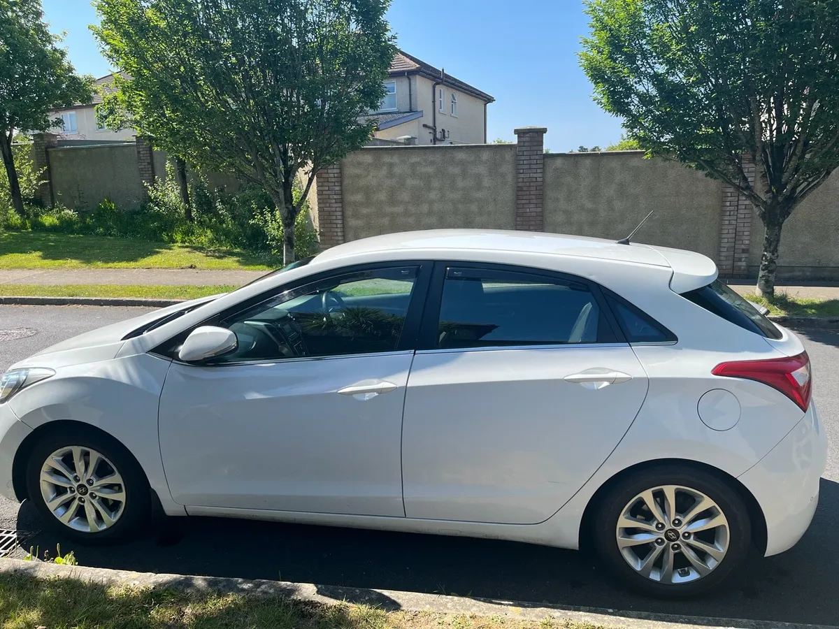 152 Hyundai i30 deluxe - Image 5