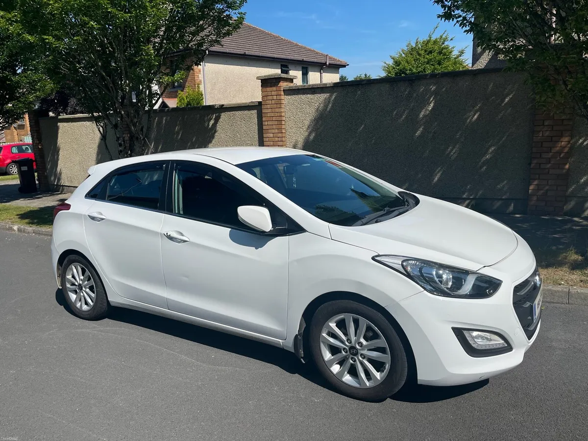 152 Hyundai i30 deluxe - Image 2
