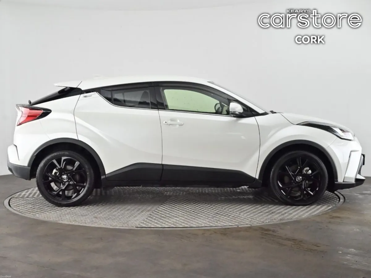 Toyota C-HR 1.8 HYBRID Auto - Image 2