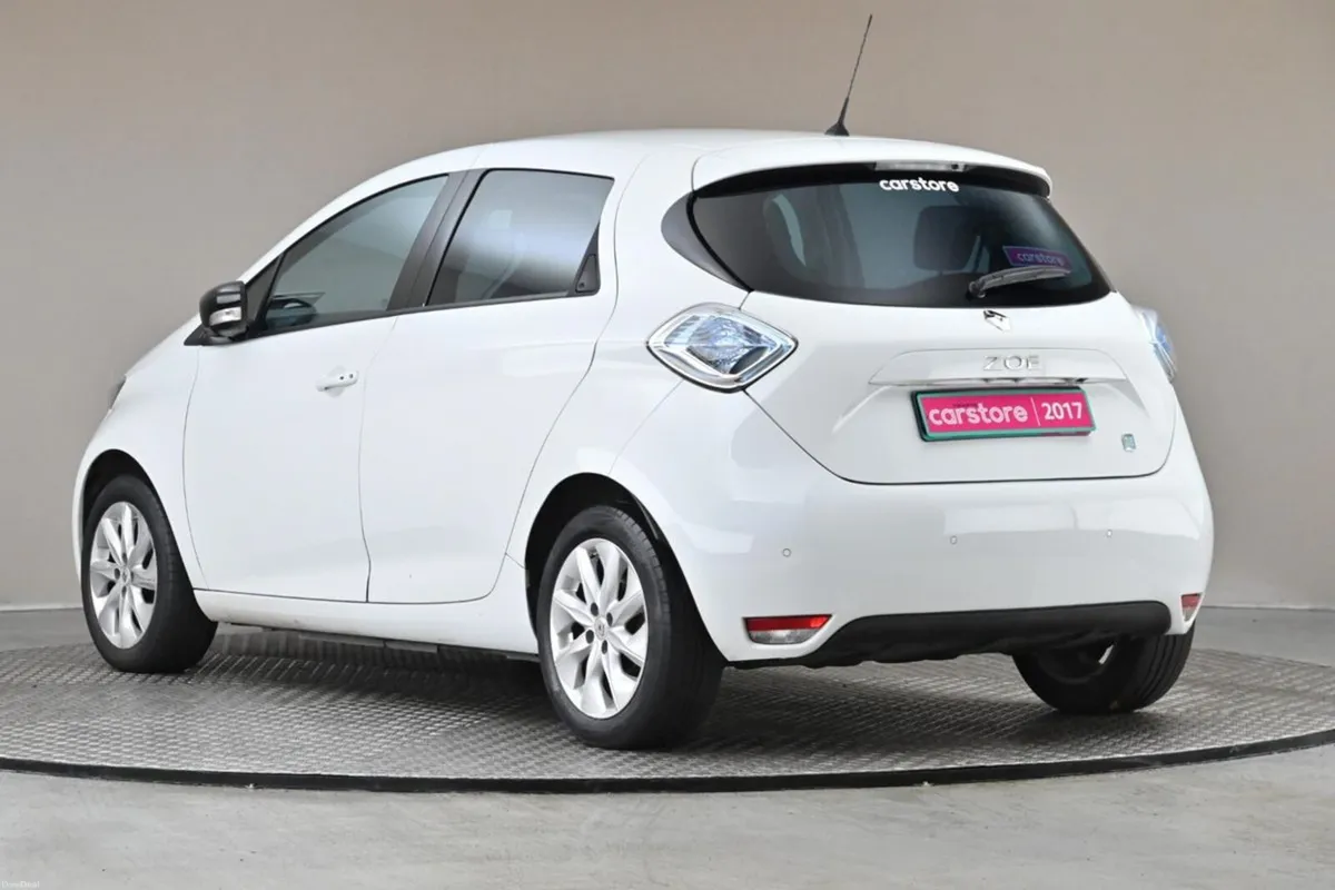 Renault Zoe DYNAMIQUE NAV**STUNNING CAR** - Image 6