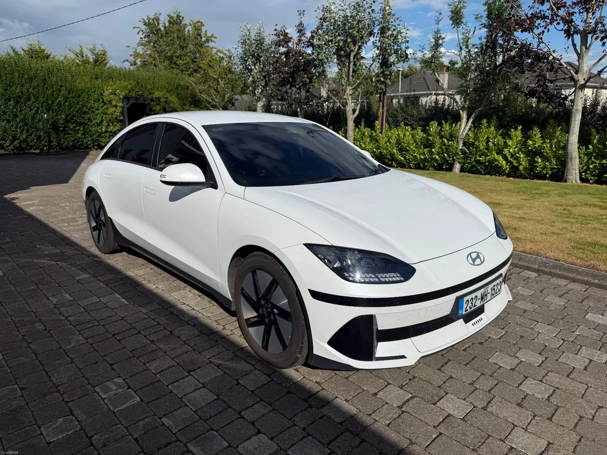 Hyundai IONIQ 6 Signature 77kW - Image 1
