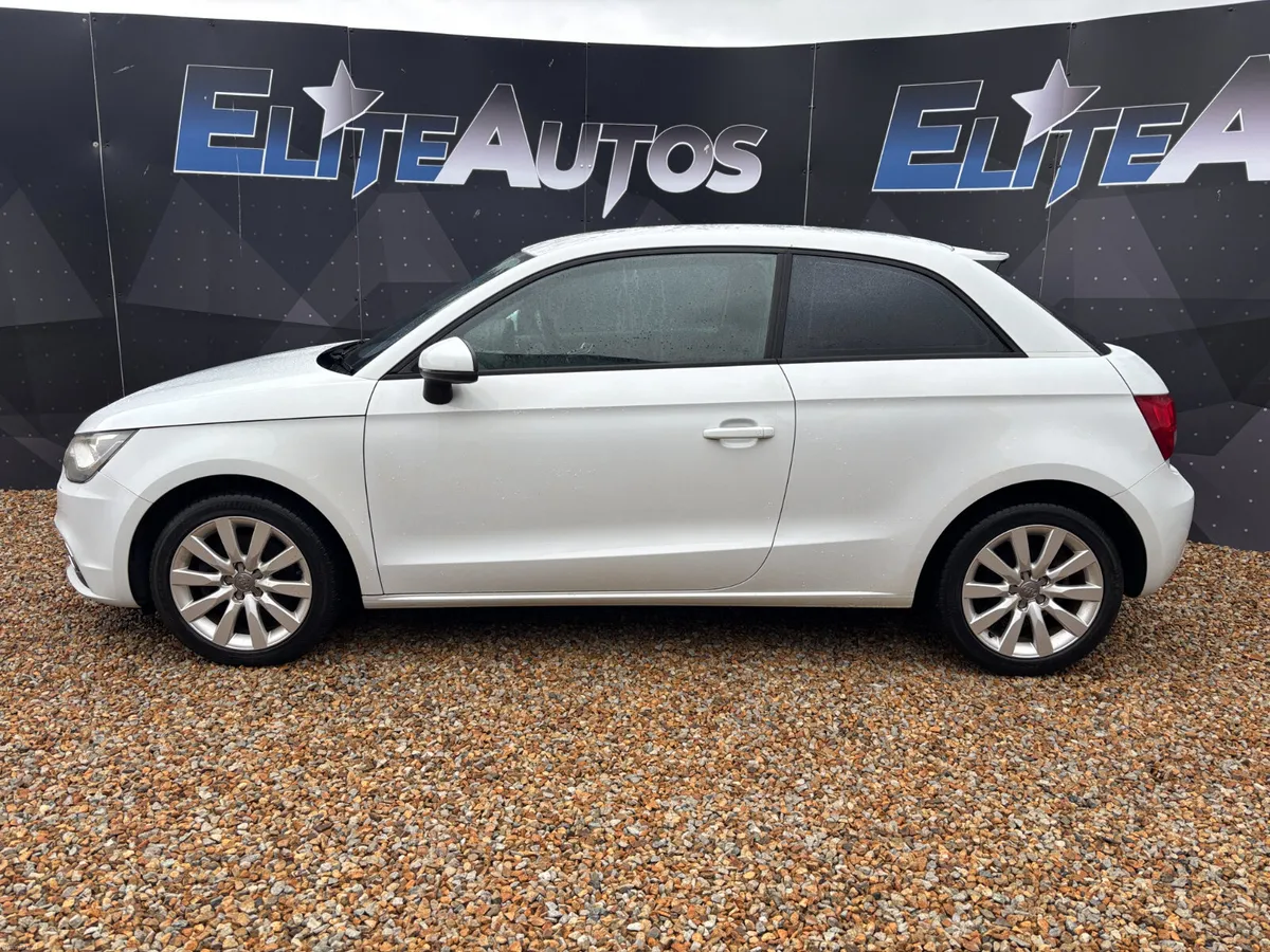 Audi A1 TFSI 1.4 Automatic 2013 - Image 2