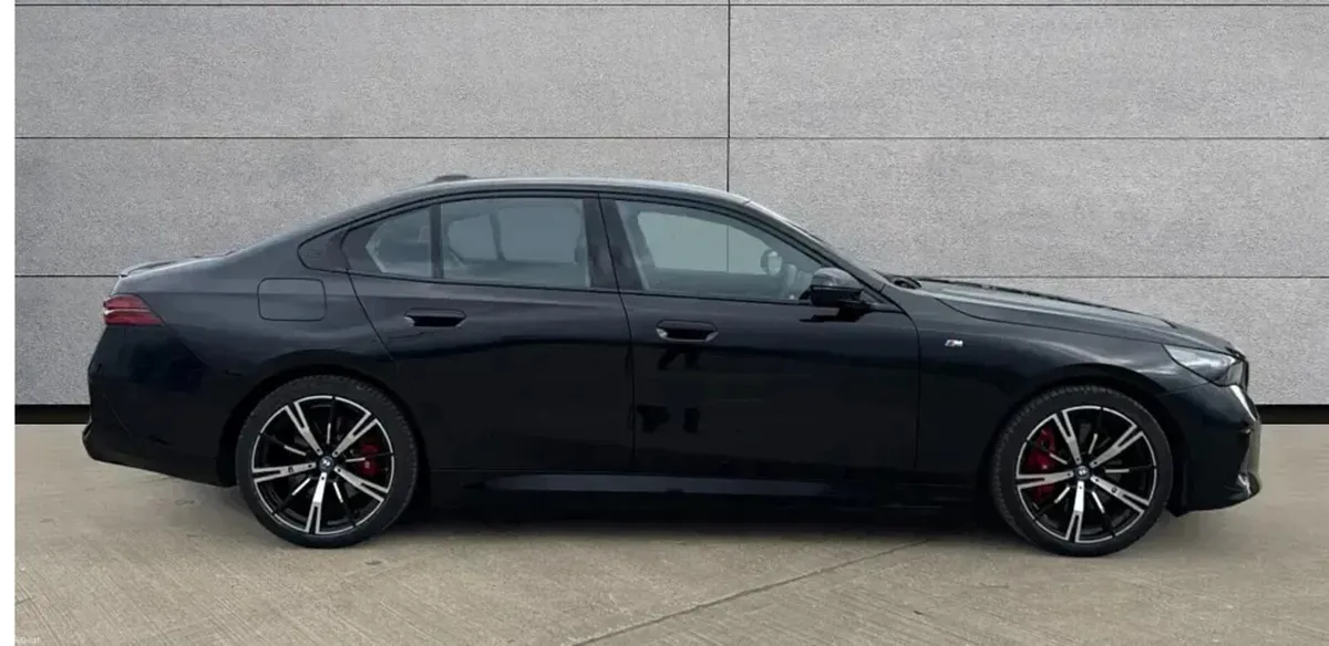 I5 M SPORT PRO ( HUGE SPEC )( FULL OF FACTORY EXTR - Image 2