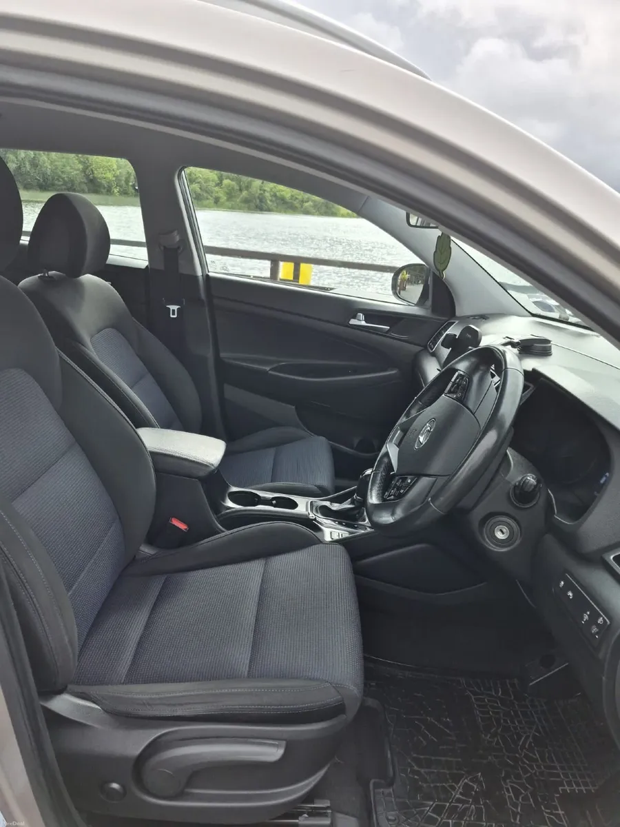 Hyundai Tucson 2017 automatic - Image 3