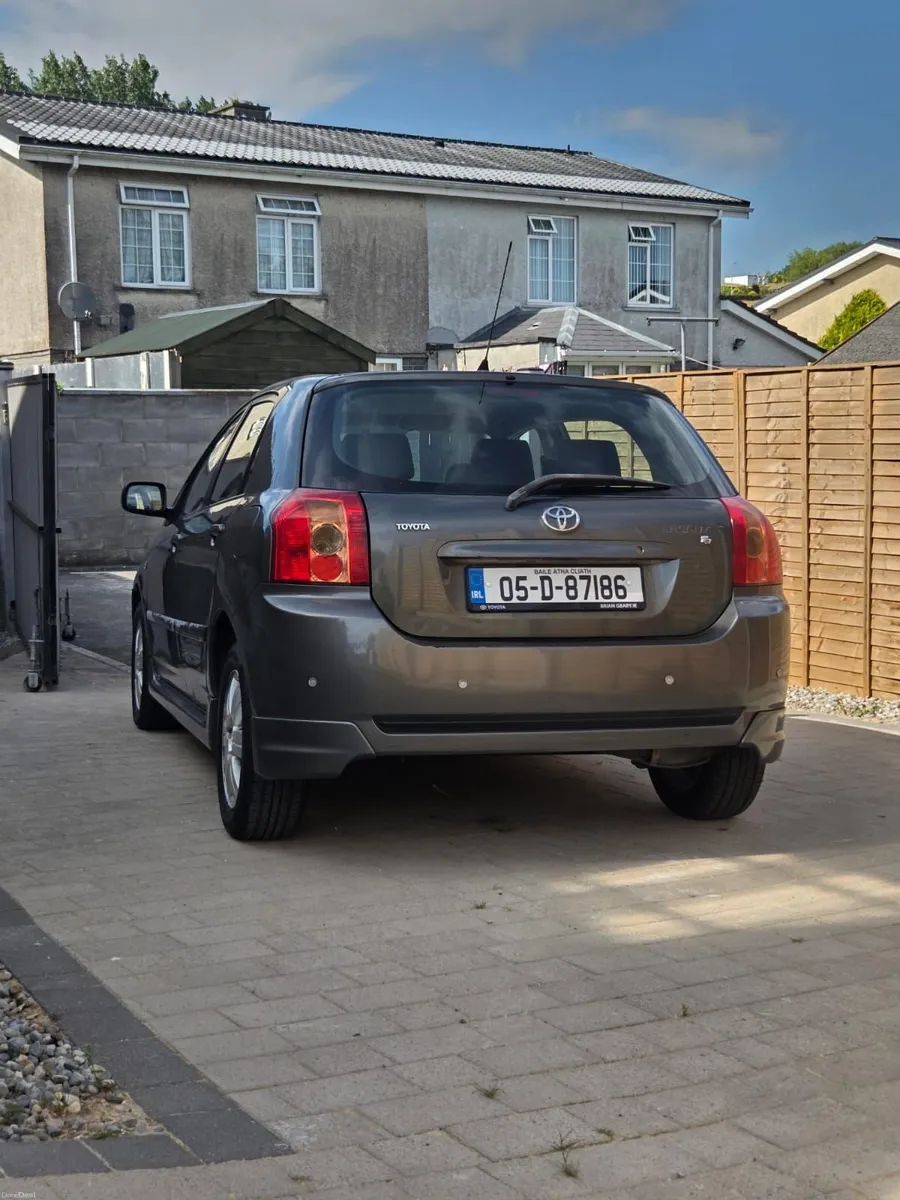 Toyota Corolla 2005 - Image 1