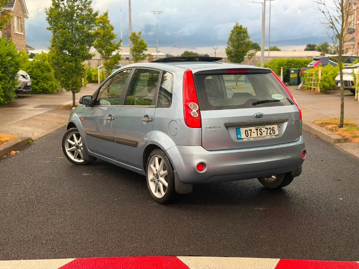SUNROOF LOW KM 🚗 2007 Ford Fiesta 1.2 Petrol - Image 4