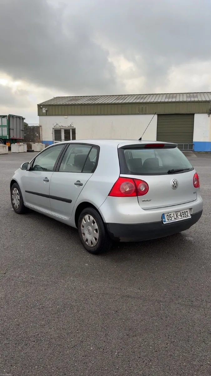 Volkswagen Golf 2005 - Image 2