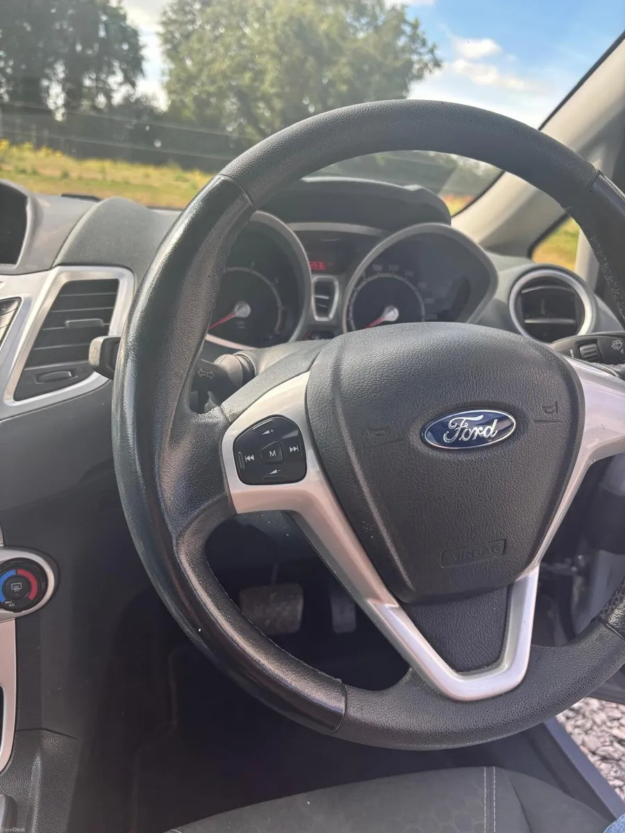 Ford Fiesta 2011 - Image 6
