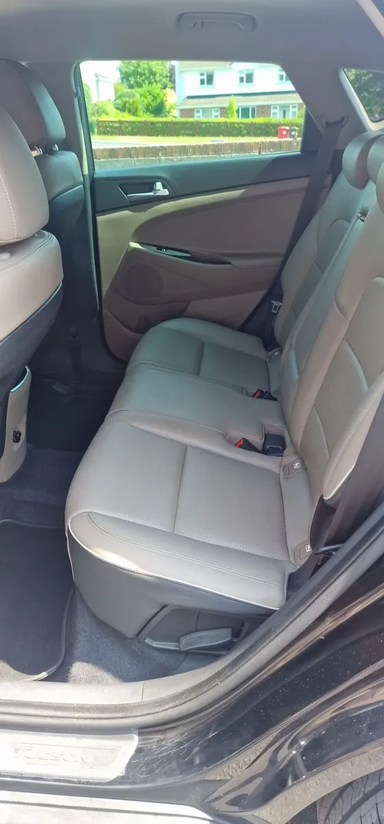 Hyundai Tucson 2019  One Lady Owner– Full History - Image 6