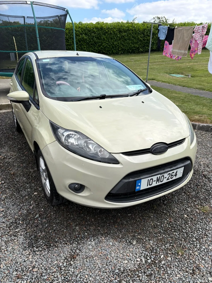 Ford Fiesta 2010 - Image 1