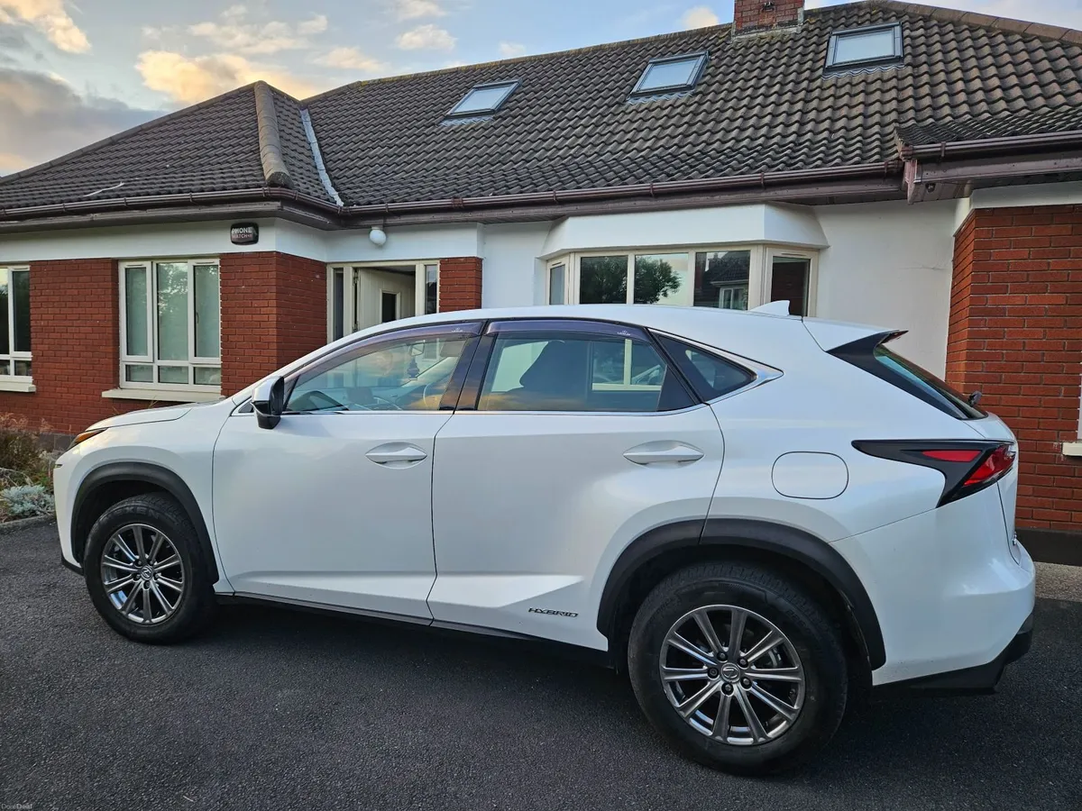 Lexus NX 300H 2014 - Image 3