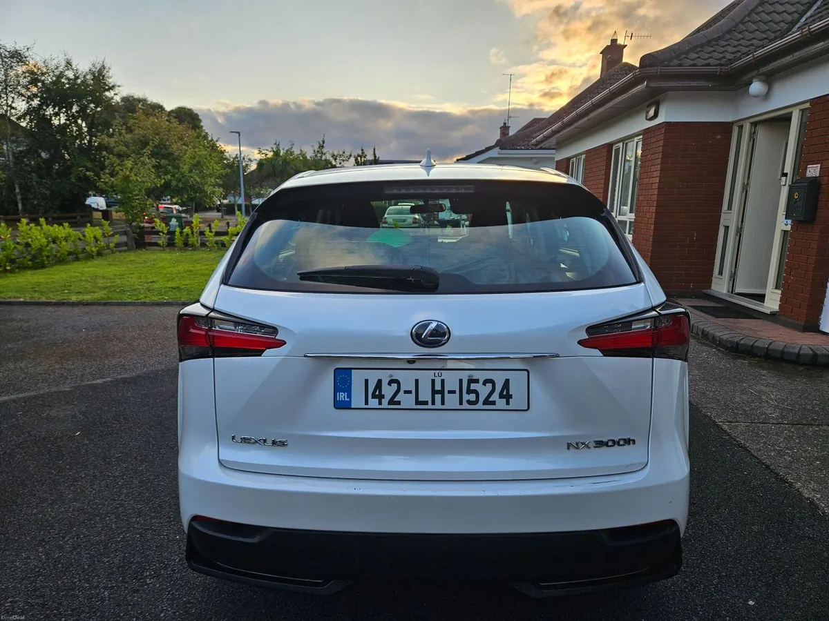Lexus NX 300H 2014 - Image 4