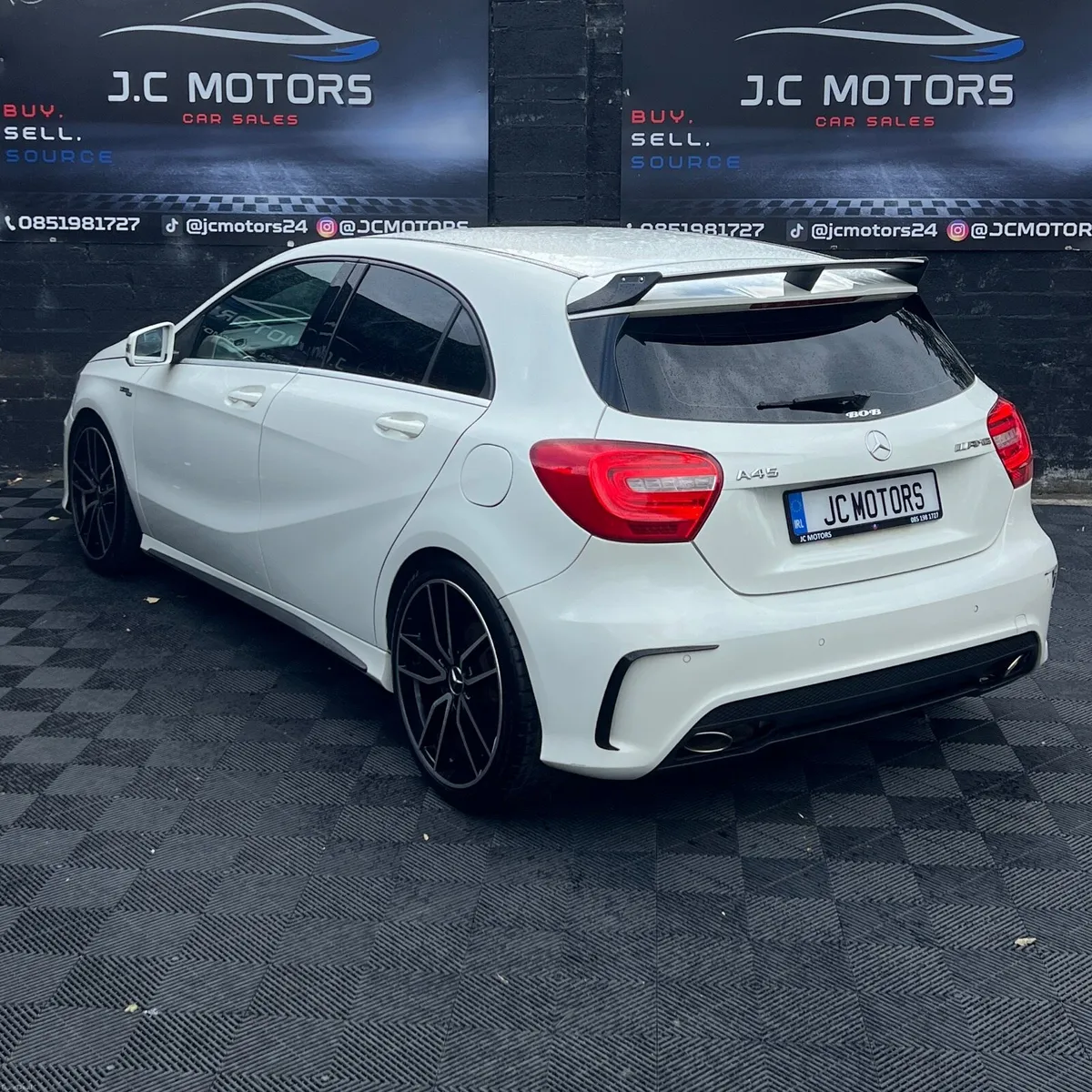 2013 Mercedes Benz A180 69km Automatic - Image 4